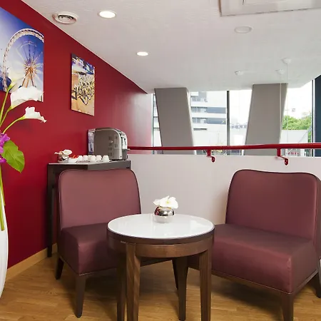 Residhome Rosa Parks Aparthotel 3*