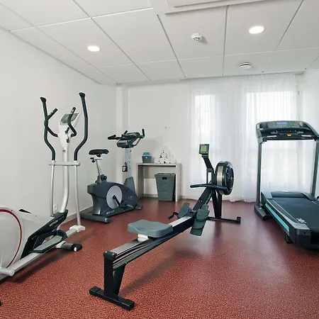 Residhome Rosa Parks Aparthotel Parigi