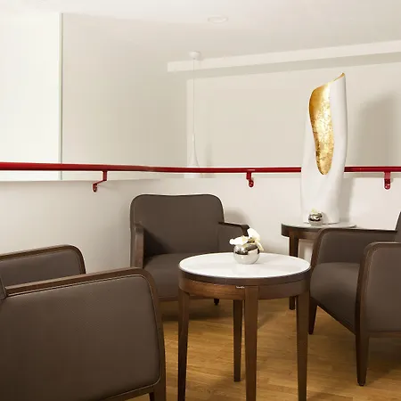 ريزيدهوم روزا باركس شقة فندقية باريس